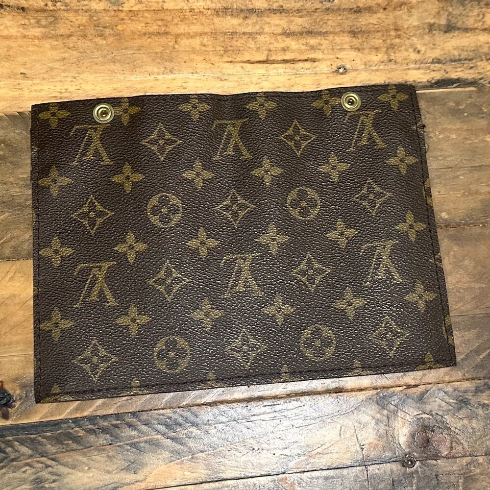 Authentic Louis Vuitton Randonnée Pouch - Picture 2 of 7